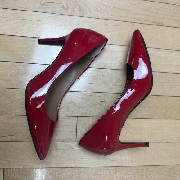 CALVIN KLEIN Red Patent Gayle Pumps Heels Pointed Toe Size 9 - Picture 2 of 12